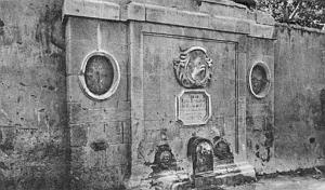 1002 ANCIENNE FONTAINE ESPAGNOL